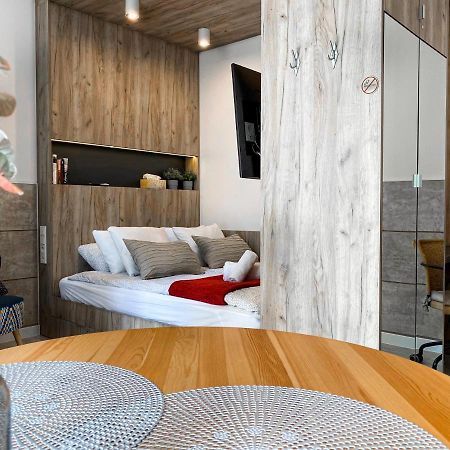 Beautiful Studio For Couples With Air Conditioning - Old Town & Main Station Krakkó Kültér fotó