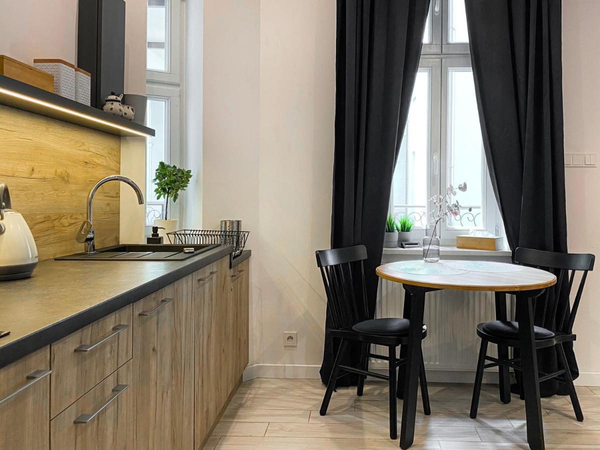 Beautiful Studio For Couples With Air Conditioning - Old Town & Main Station Krakkó Kültér fotó