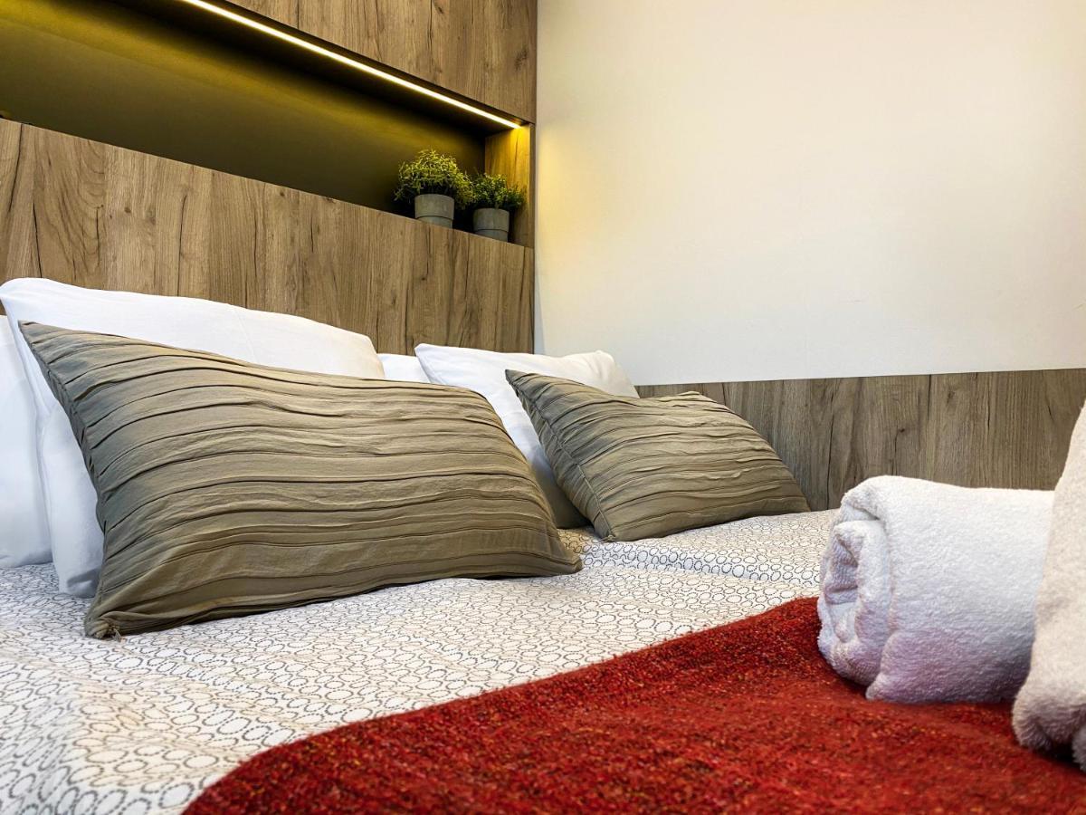Beautiful Studio For Couples With Air Conditioning - Old Town & Main Station Krakkó Kültér fotó