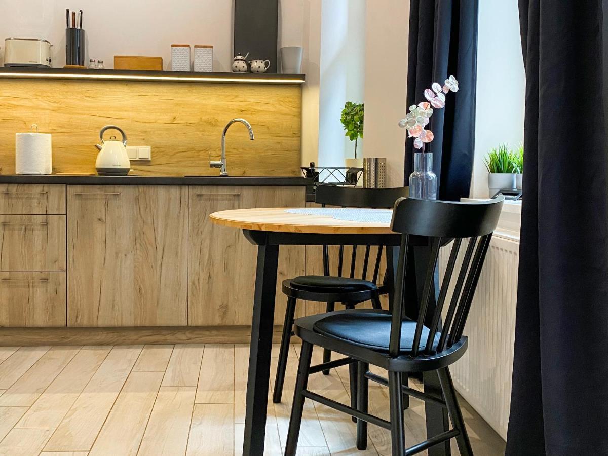 Beautiful Studio For Couples With Air Conditioning - Old Town & Main Station Krakkó Kültér fotó